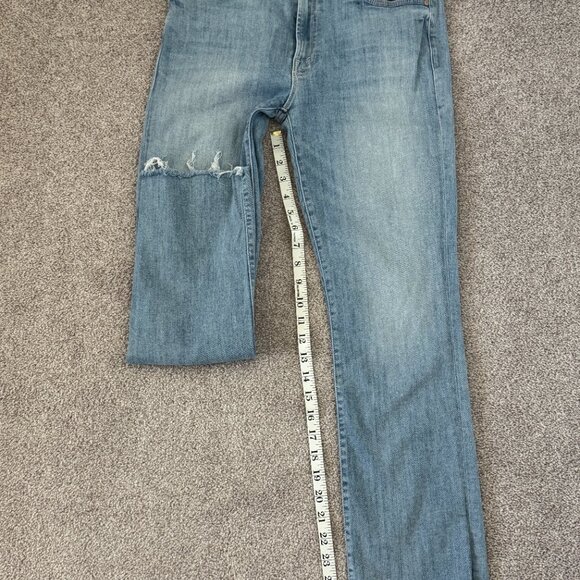 MOTHER The Rascal Ankle Snippet Mid Rise Crop Jeans in Tinge Light Wash - Picture 3 of 10